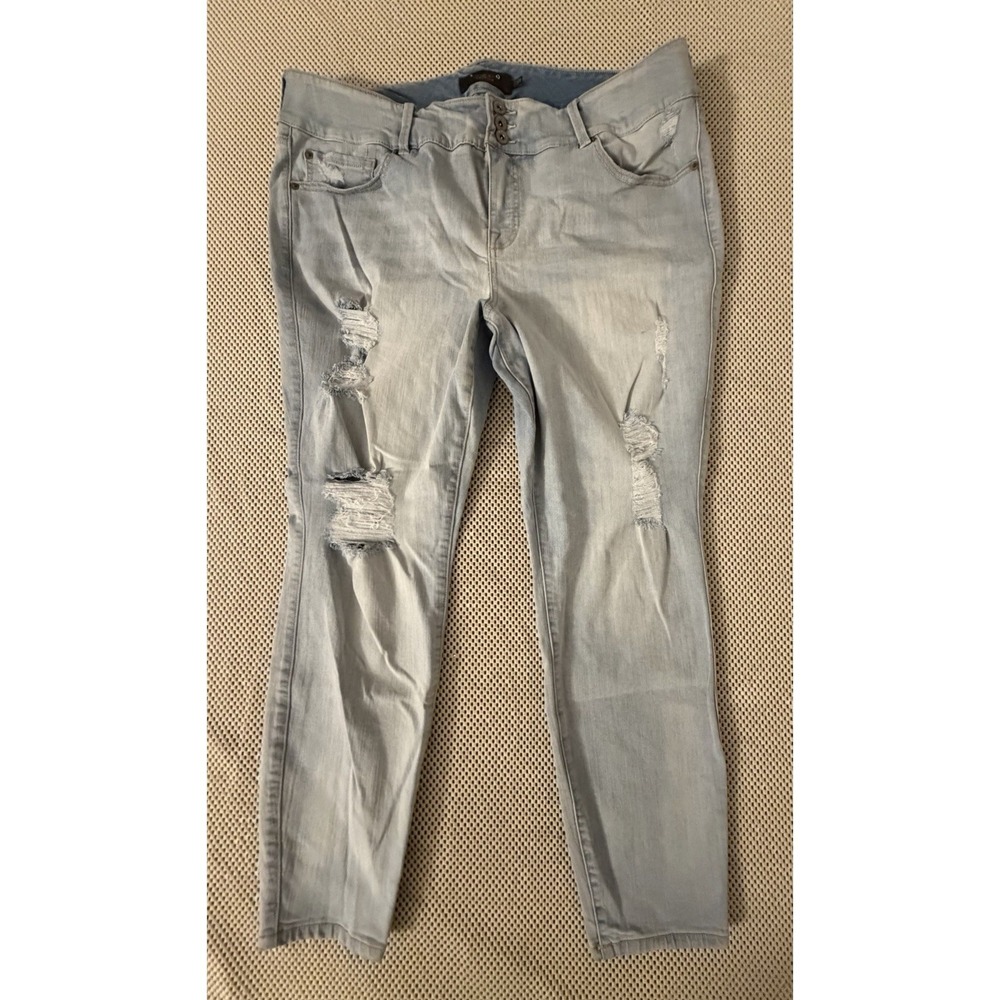 Torrid Jegging Jeans Size 22R Light Wash Distressed Stretch Slim 22 Plus‎ Ankle